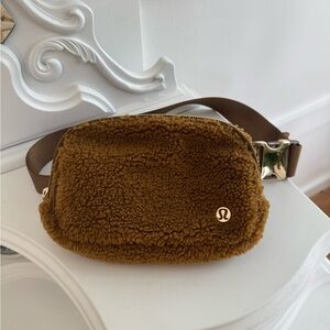 lululemon belt bag | brown sherpa
